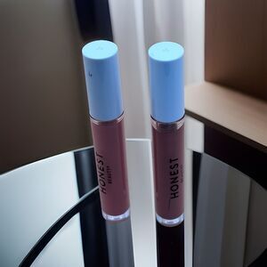 Honest Beauty Liquid Lipstick All Day Wear Full size Color Off Duty & BFF